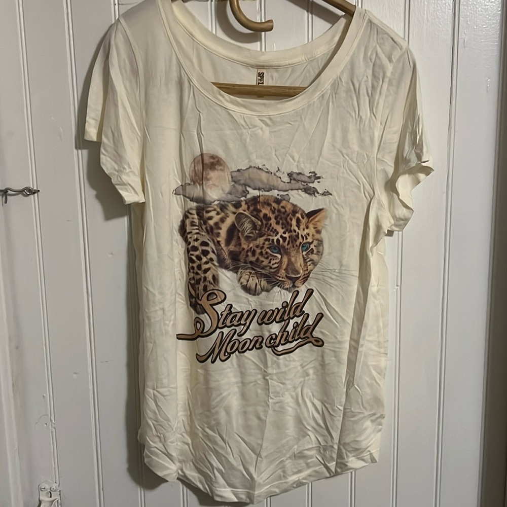 🌙🐆Spell Stay Wild Moon Child Tee, size XL, never worn